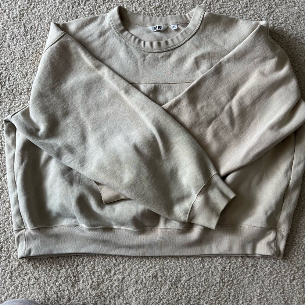 Uniqlo Cream Sweatshirt